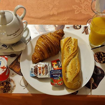 Aux Trois Rois 호텔 Pont-Sur-Yonne 외부 사진